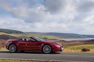 Aston Martin V12 Vantage S Roadster test review _dsc341420140923