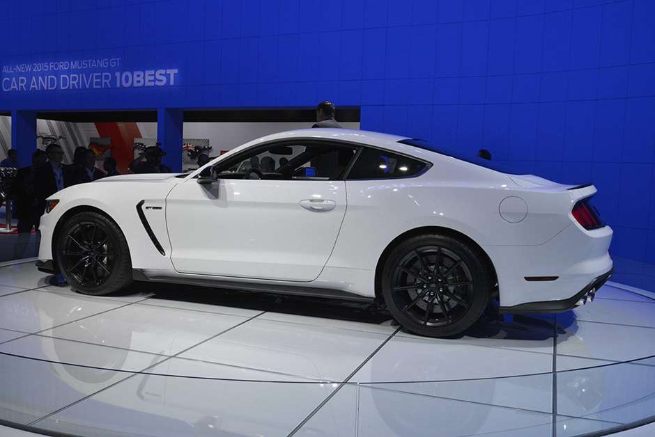 Ford-Mustang-Shelby-GT350-LA-Auto-Show