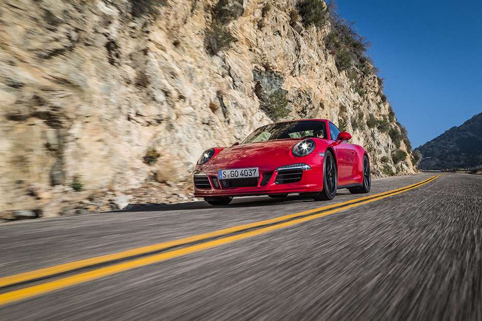 Porsche-911-GTS 
