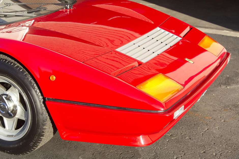 1982-Ferrari-512-BBi 