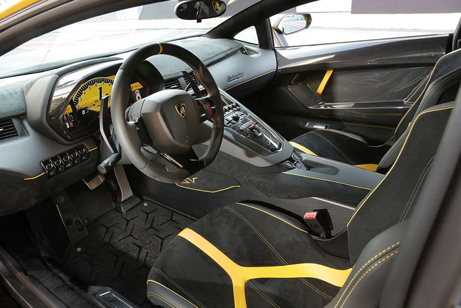 Lamborghini_Aventador_SV_26051515