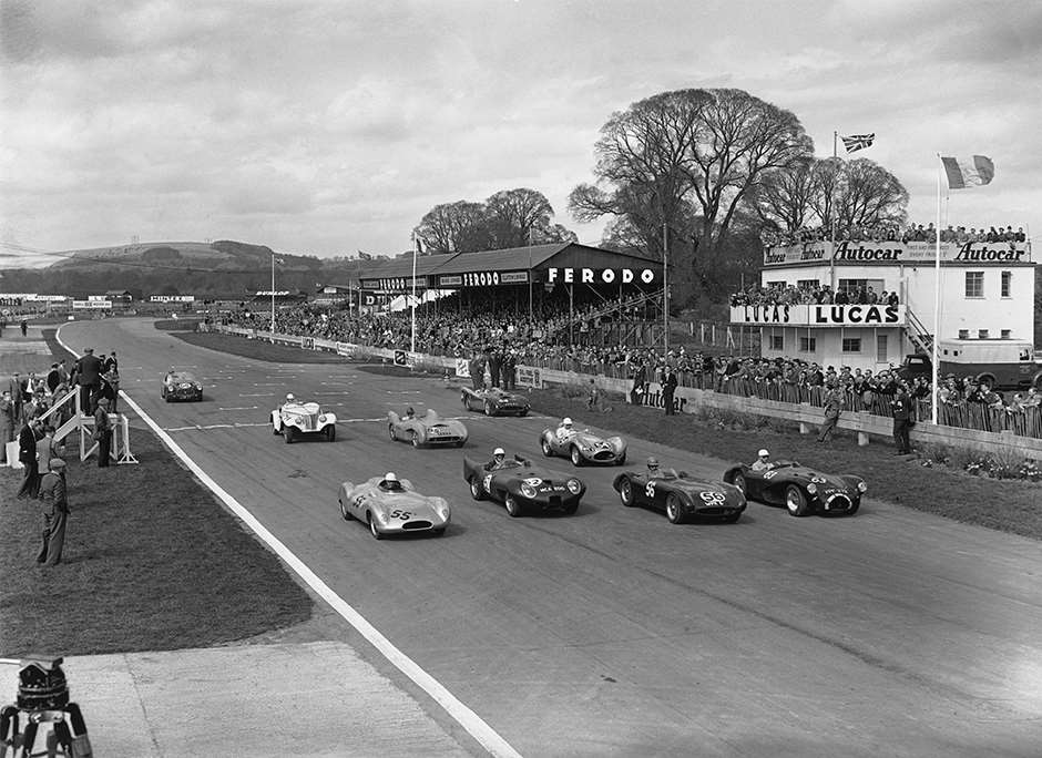 1955 Sussex Trophy start Stirling Moss (Beart-Rodger-Climax),