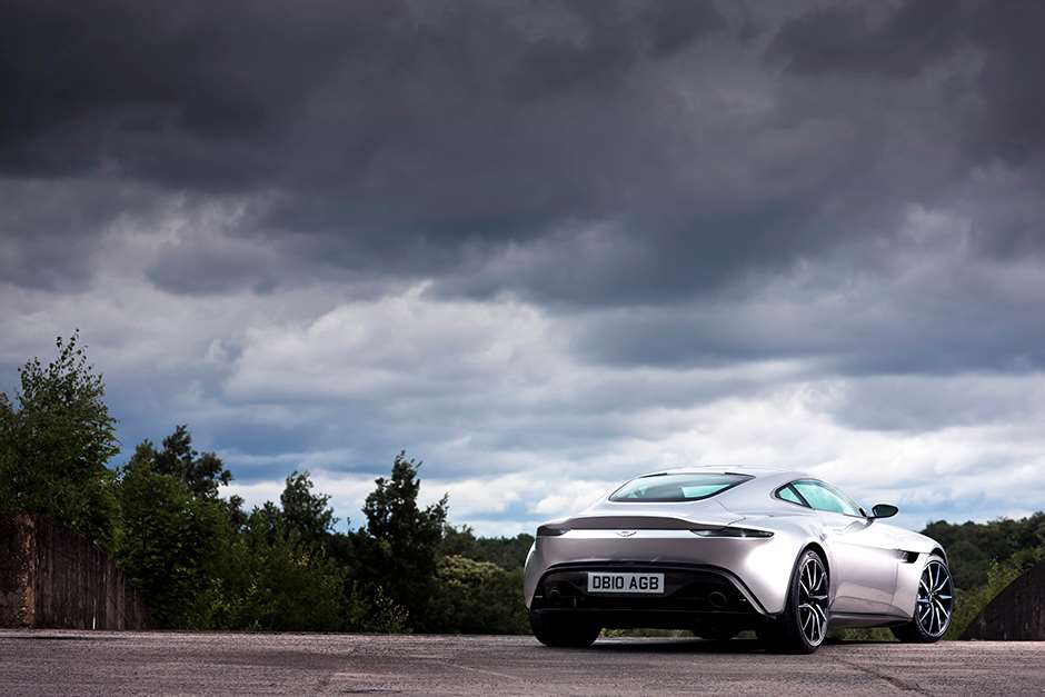 Aston Martin DB10 Spectre